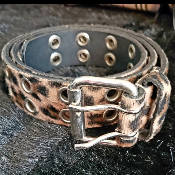 ISO Double Pronge Leopard Belt - Picture 1 of 1